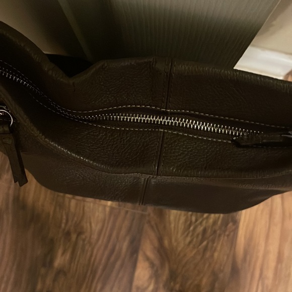 I am selling a coach hand bag - Picture 8 of 10